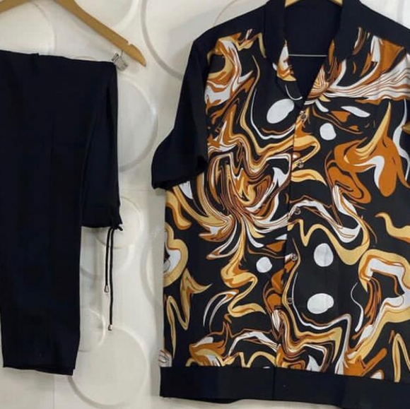 Suits - Picture 1 of 4